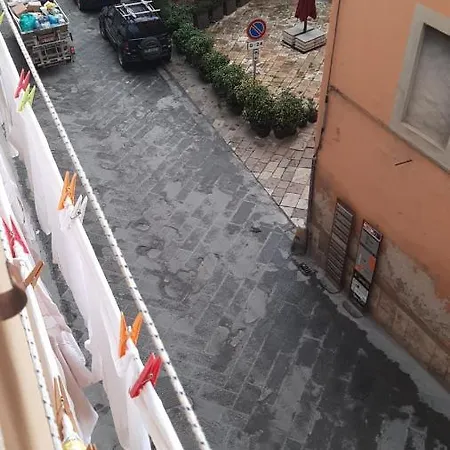 Apartment Casa Vacanze Nel Cuore Del Centro Storico: Il Tuo Rifugio Autentico! Colle Val D'Elsa