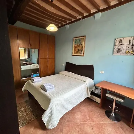 Apartment Casa Vacanze Nel Cuore Del Centro Storico: Il Tuo Rifugio Autentico! Colle Val D'Elsa